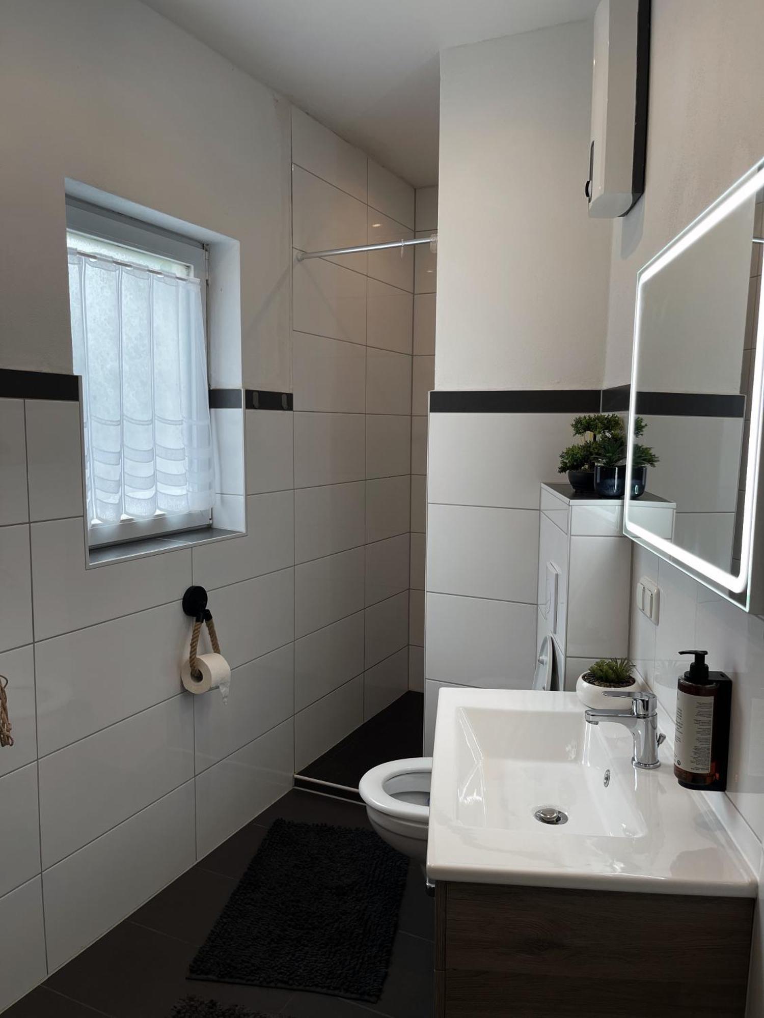 Winter Oase Beheizter Whirlpool Sauna Und Kamin Geisenheim