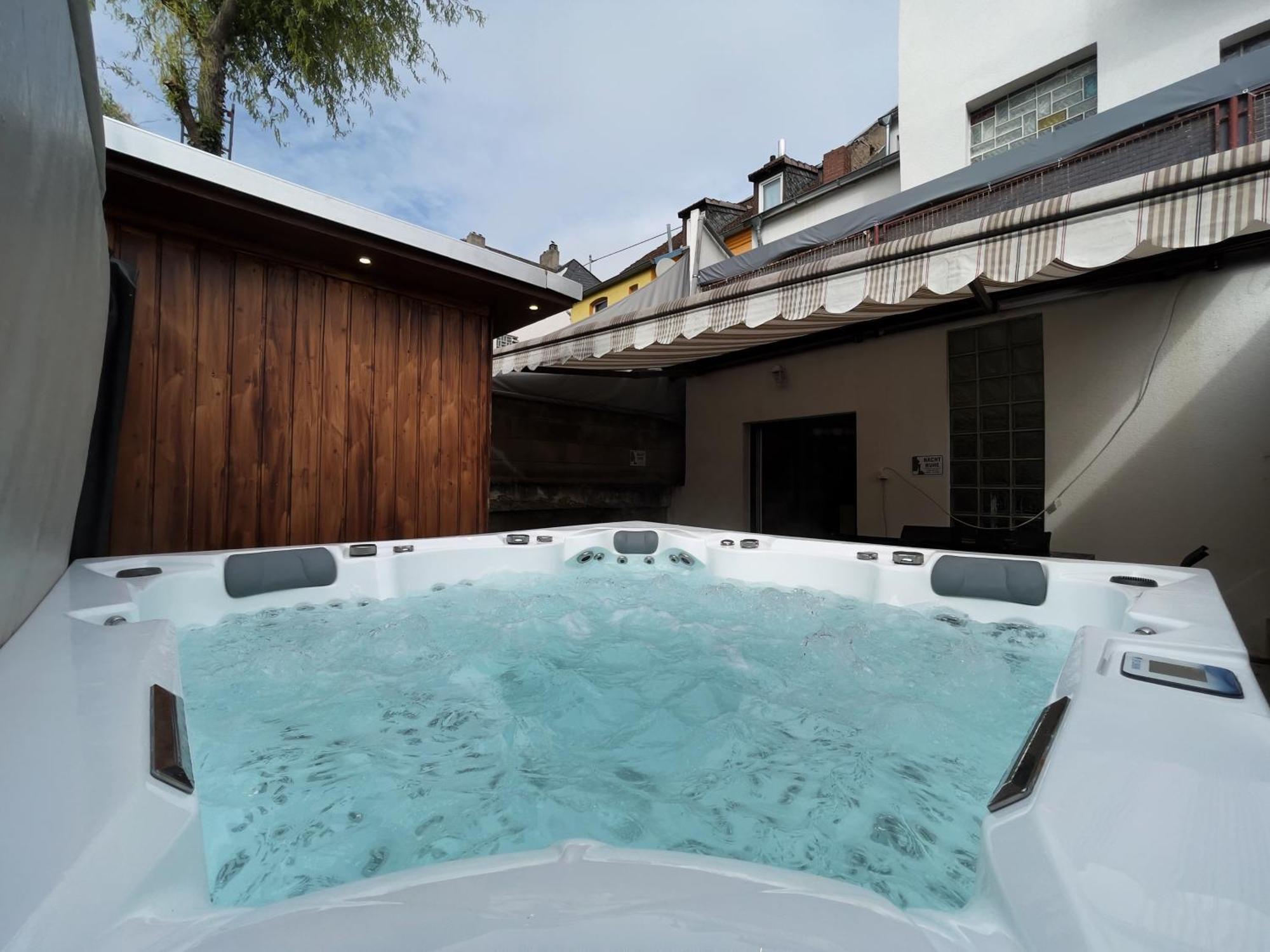 Winter Oase Beheizter Whirlpool Sauna Und Kamin Geisenheim